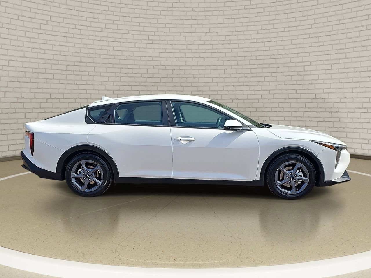 Used 2025 Kia K4 LXS FWD image 4