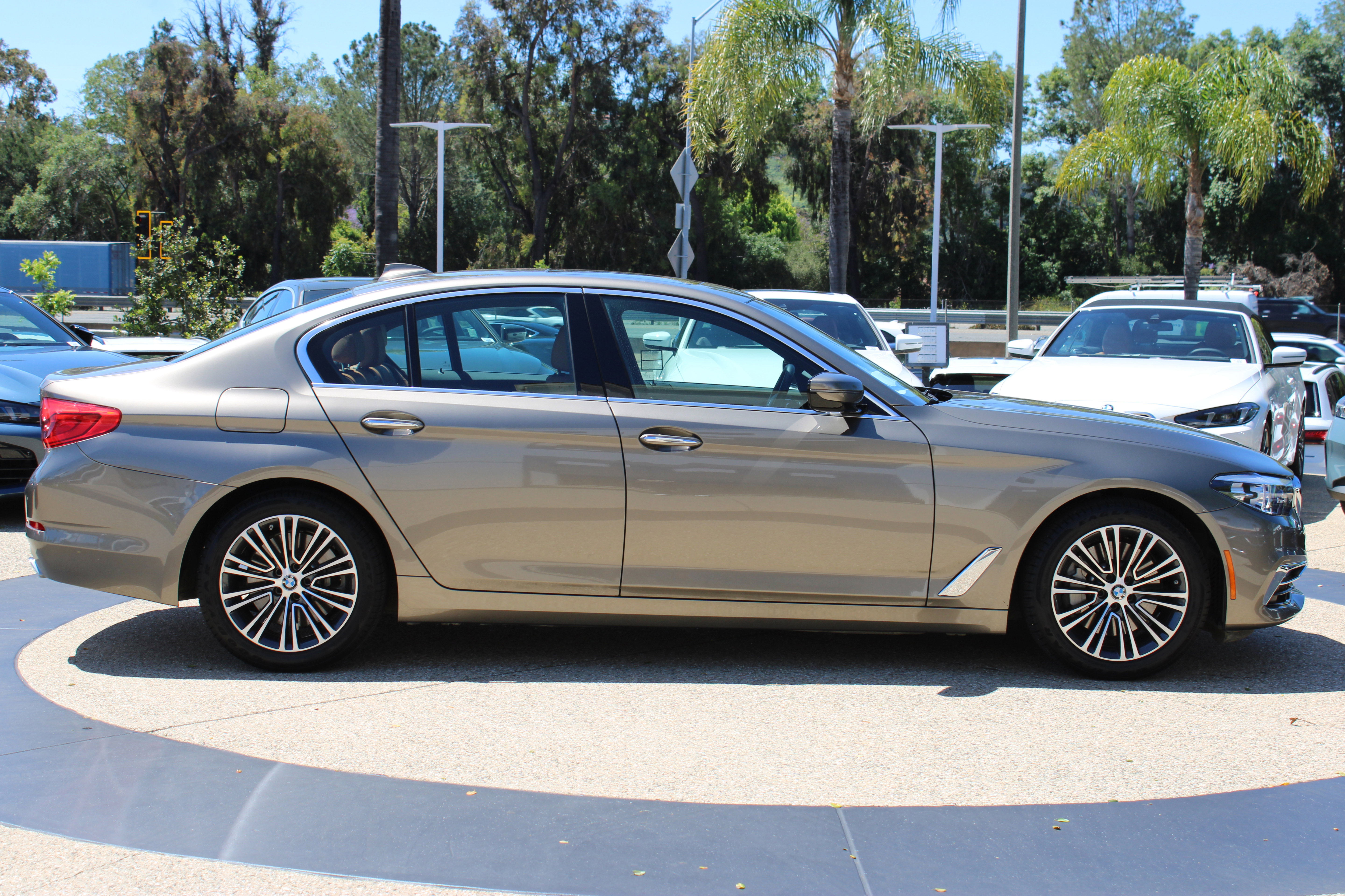 Used 2018 BMW 540i RWD image 7