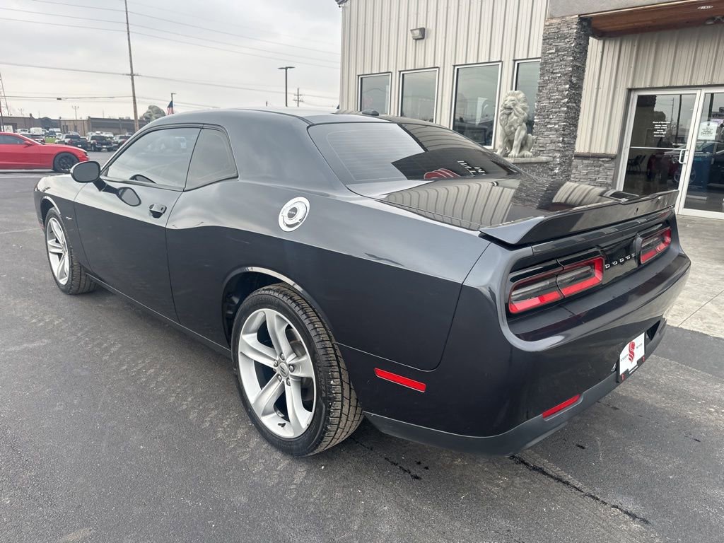 Used 2018 Dodge Challenger R/T RWD image 9