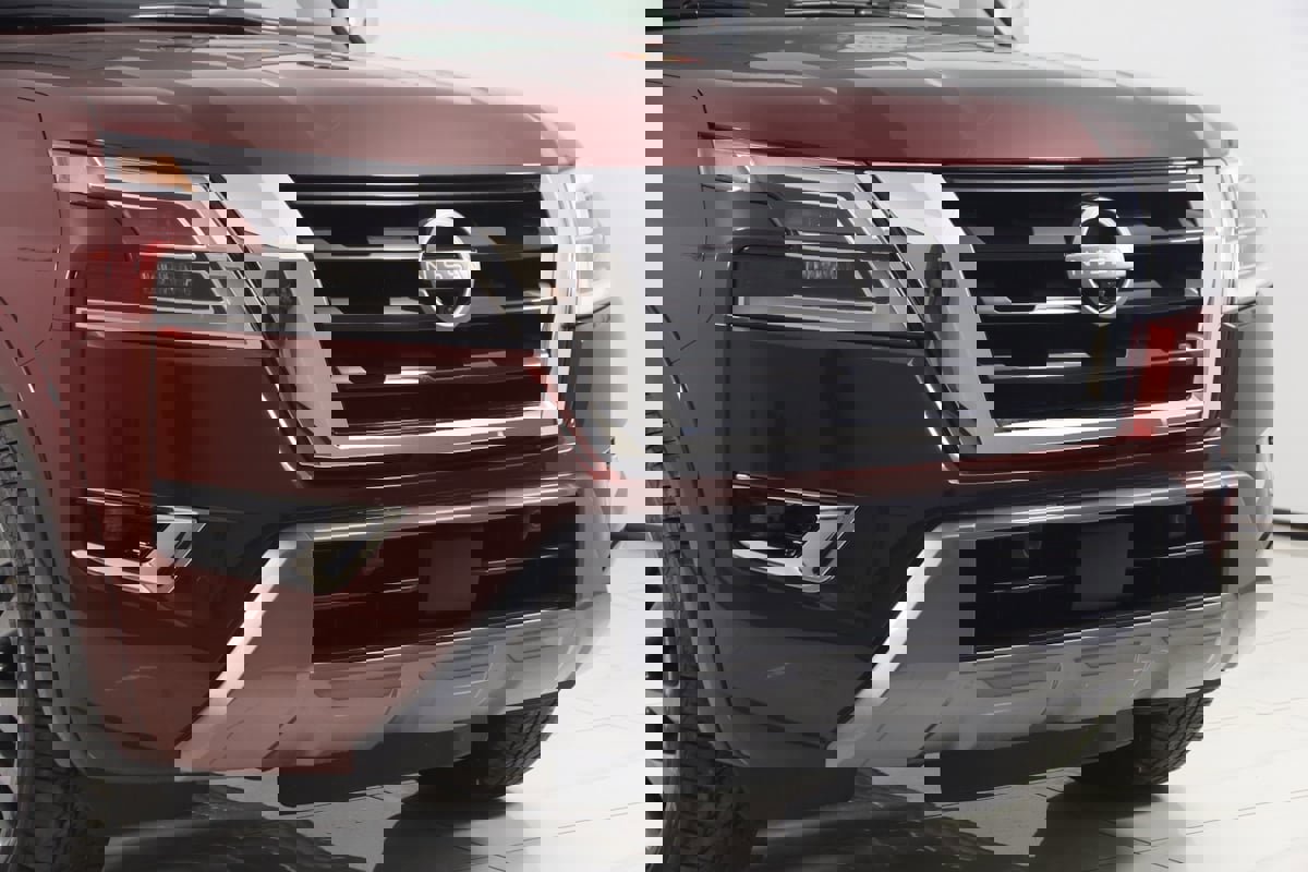 Used 2024 Nissan Armada Platinum w/ Captain's Chairs Package image 46