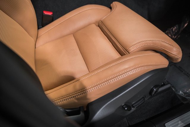 Used 2022 Volvo XC60 B5 Inscription w/ Climate Package image 33