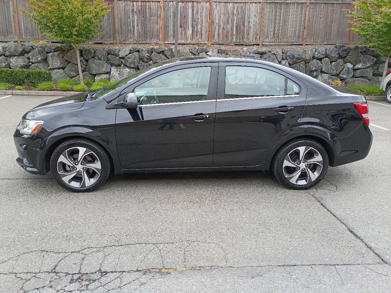 Used 2018 Chevrolet Sonic Premier FWD image 6
