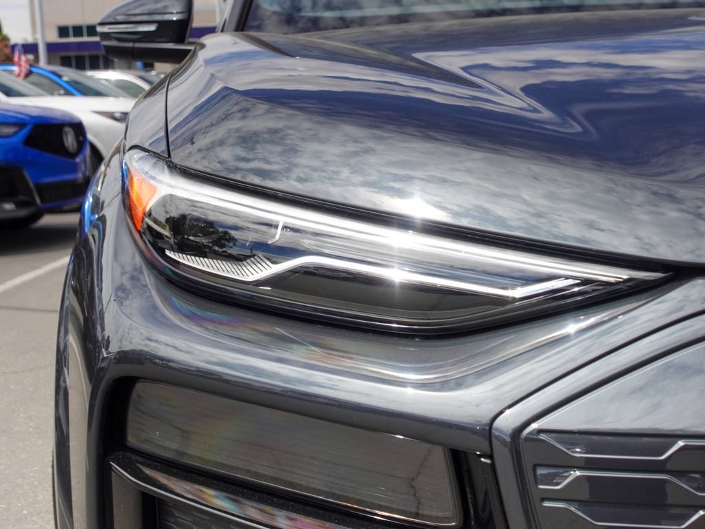 Used 2025 Audi Q6 e-tron Premium w/ Convenience Package RWD image 3