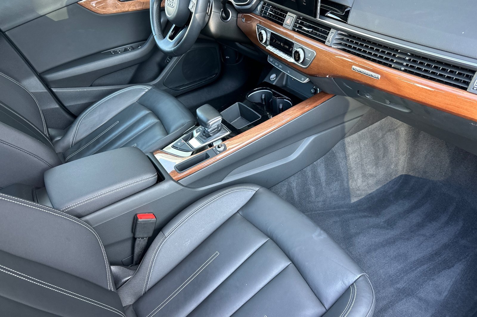 Used 2023 Audi A4 2.0T Premium w/ Convenience Package AWD/4WD image 14