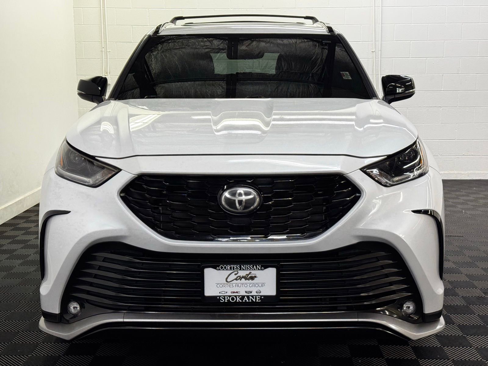 Used 2022 Toyota Highlander XSE FWD image 5