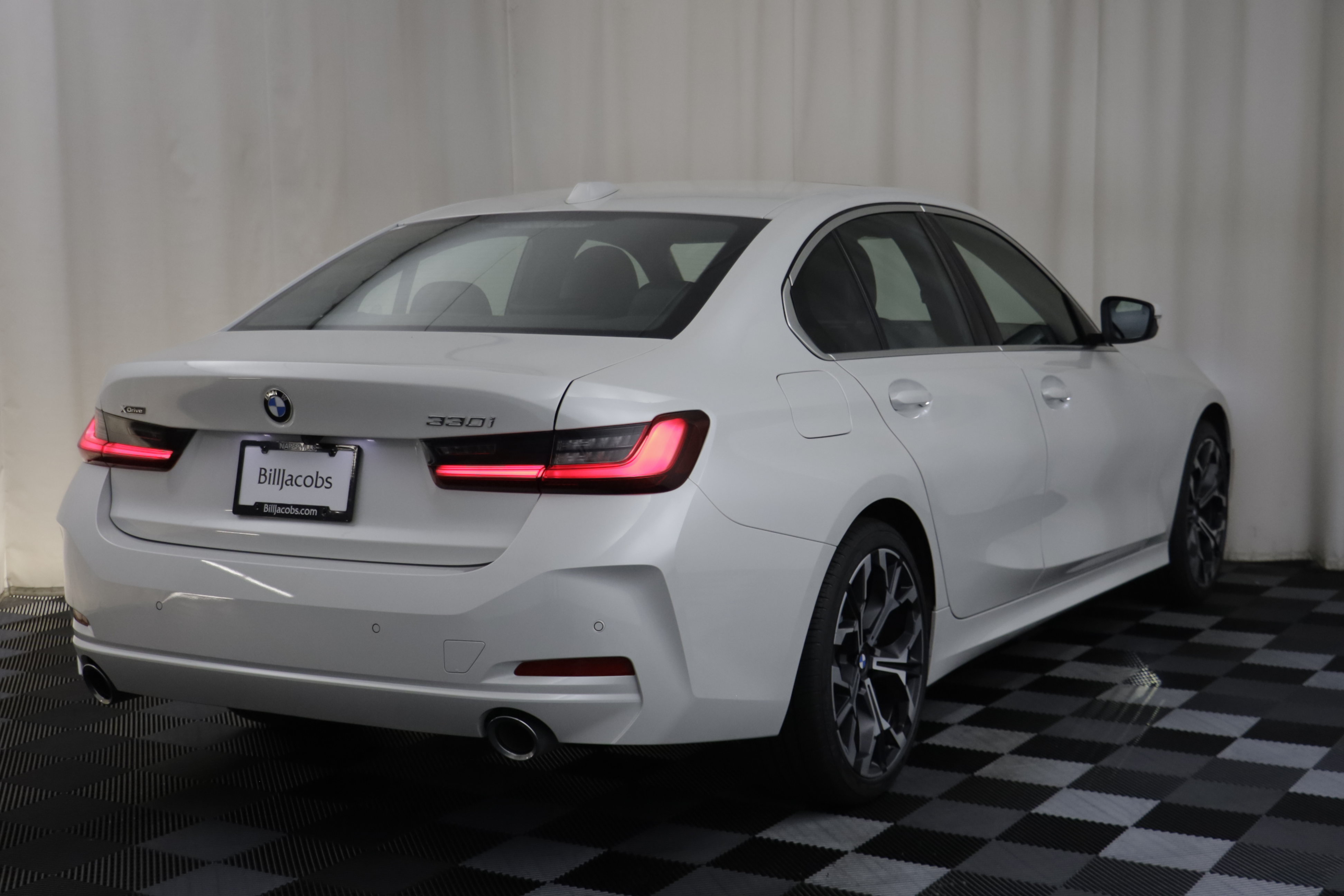 Used 2026 BMW 330i xDrive Sedan AWD/4WD image 16