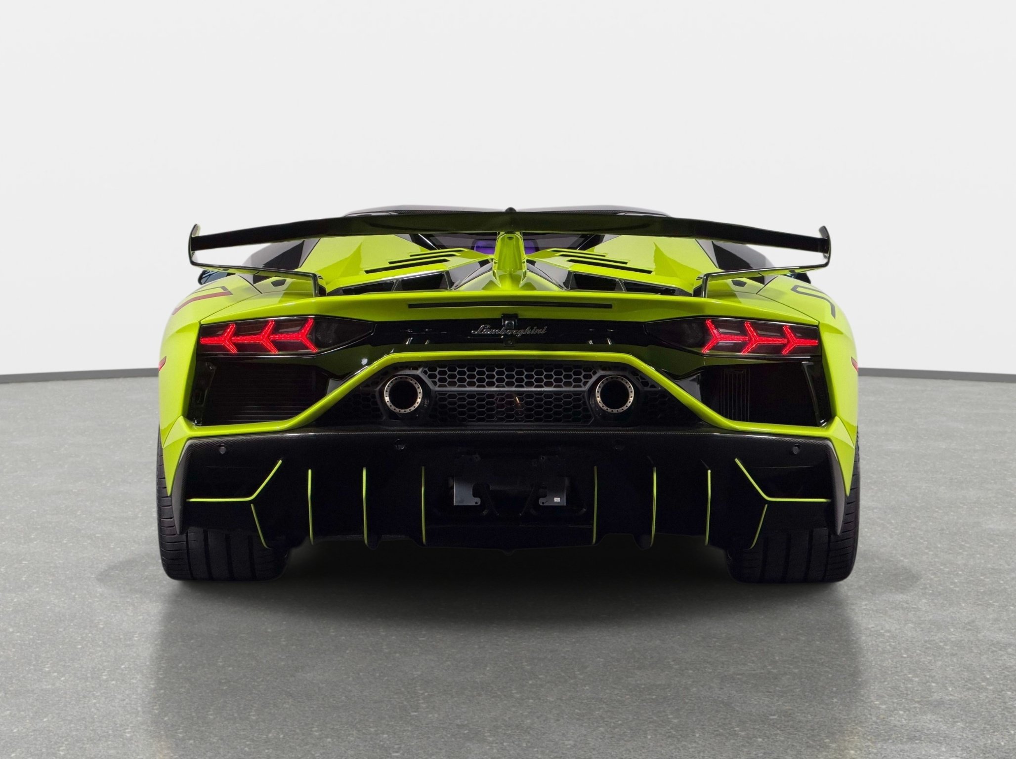 Used 2020 Lamborghini Aventador SVJ AWD/4WD image 16