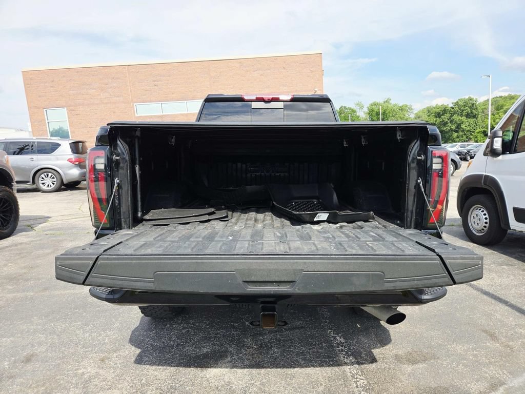 Used 2025 GMC Sierra 2500 AT4 w/ AT4 Premium Plus Package AWD/4WD image 18