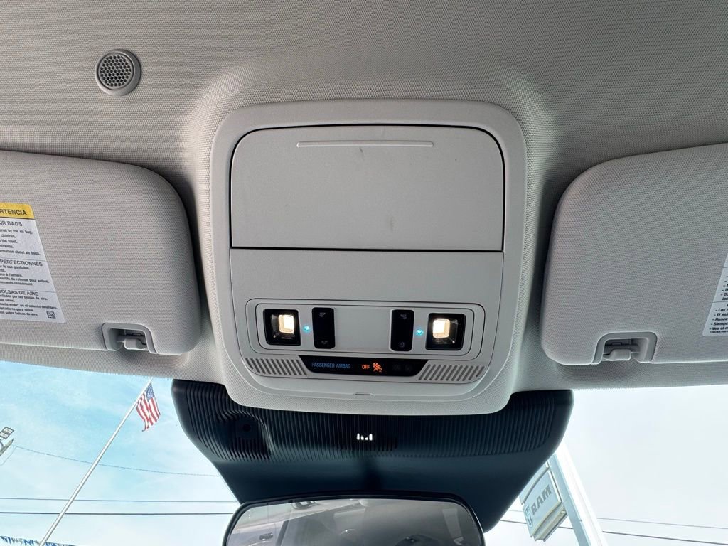 Used 2025 Ford Explorer Active image 31