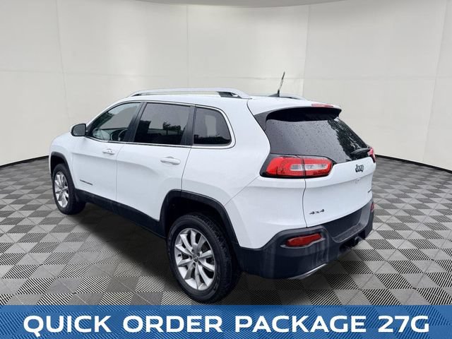 Used 2016 Jeep Cherokee Limited w/ Luxury Group AWD/4WD image 3