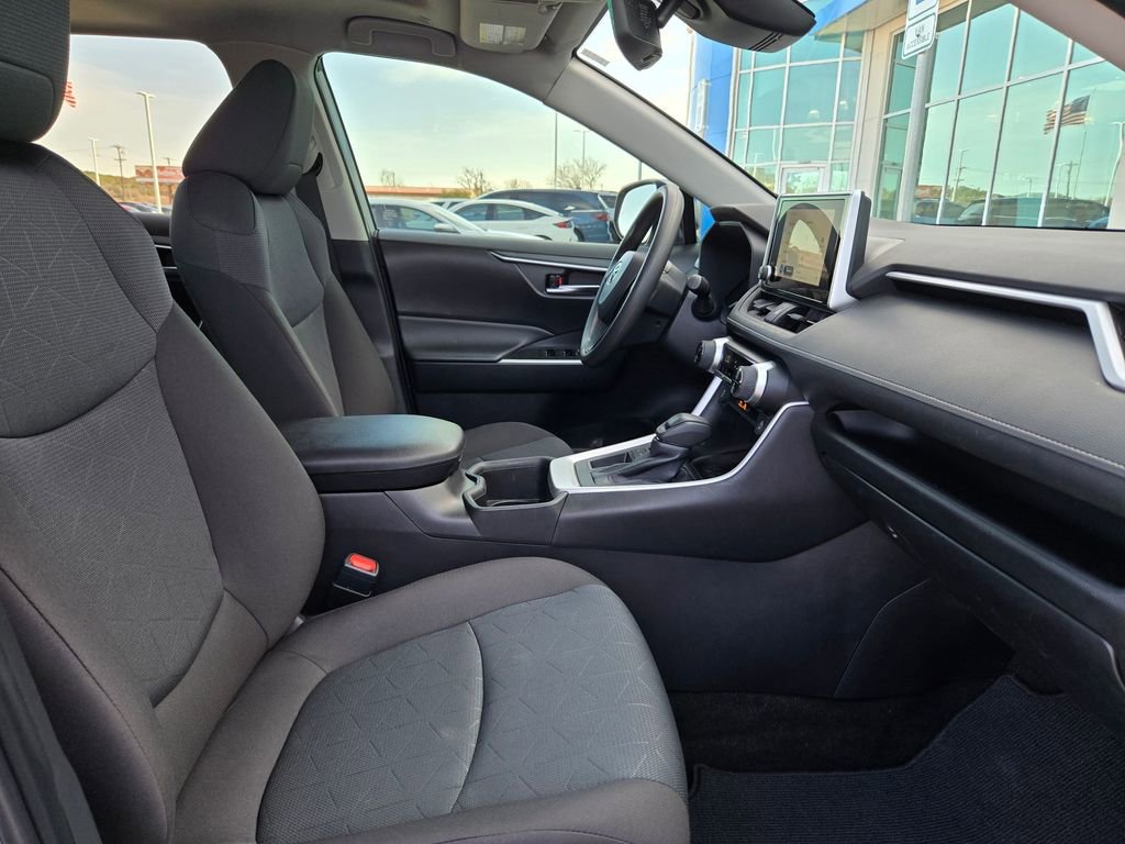 Used 2024 Toyota RAV4 XLE w/ Convenience Package image 23