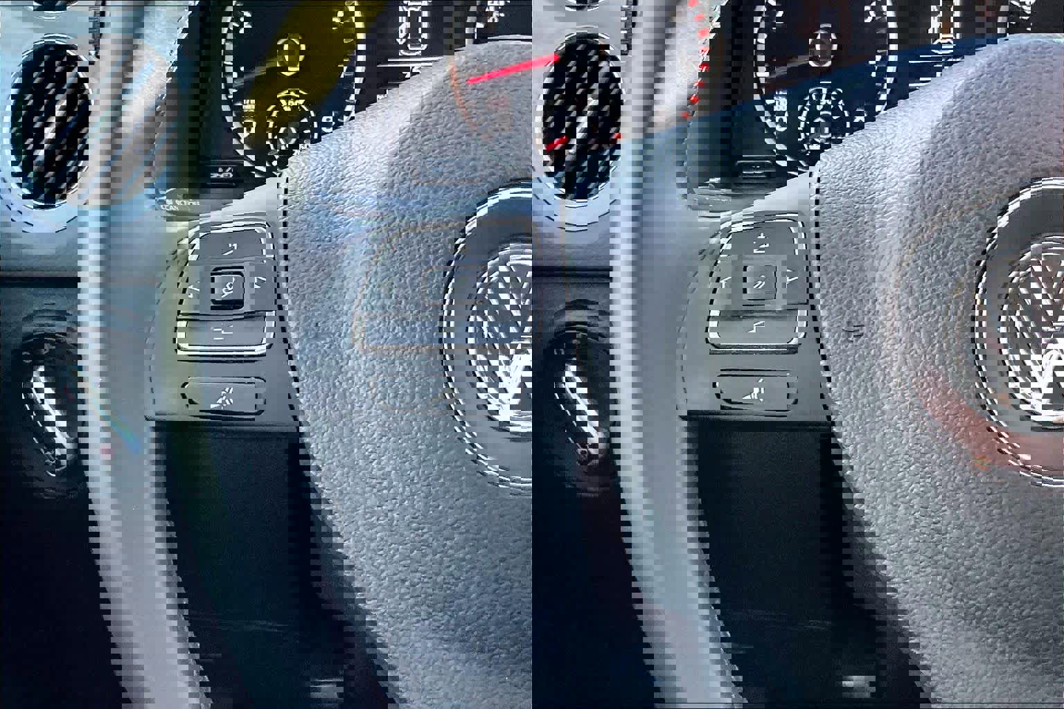 Used 2017 Volkswagen Tiguan Limited image 22