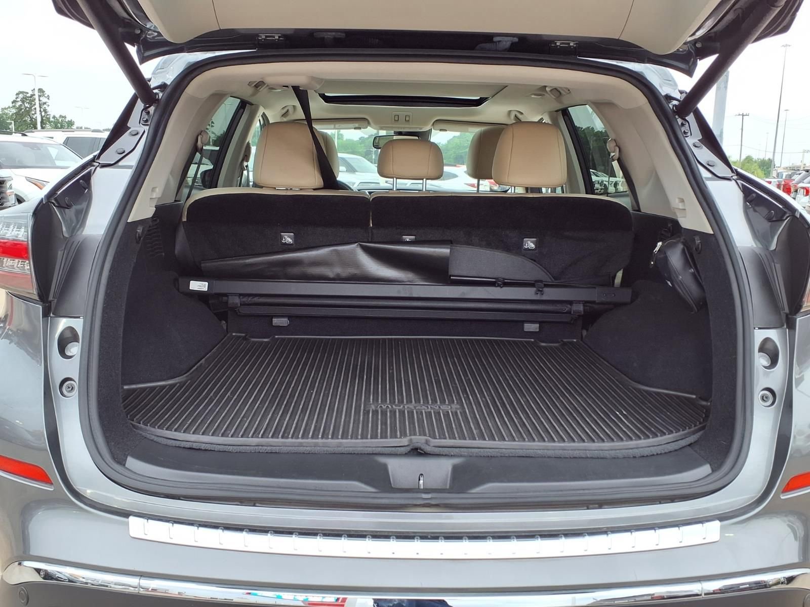 Used 2023 Nissan Murano Platinum w/ Cargo Package FWD image 8
