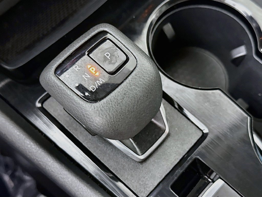 Used 2026 Nissan Rogue SV FWD image 19