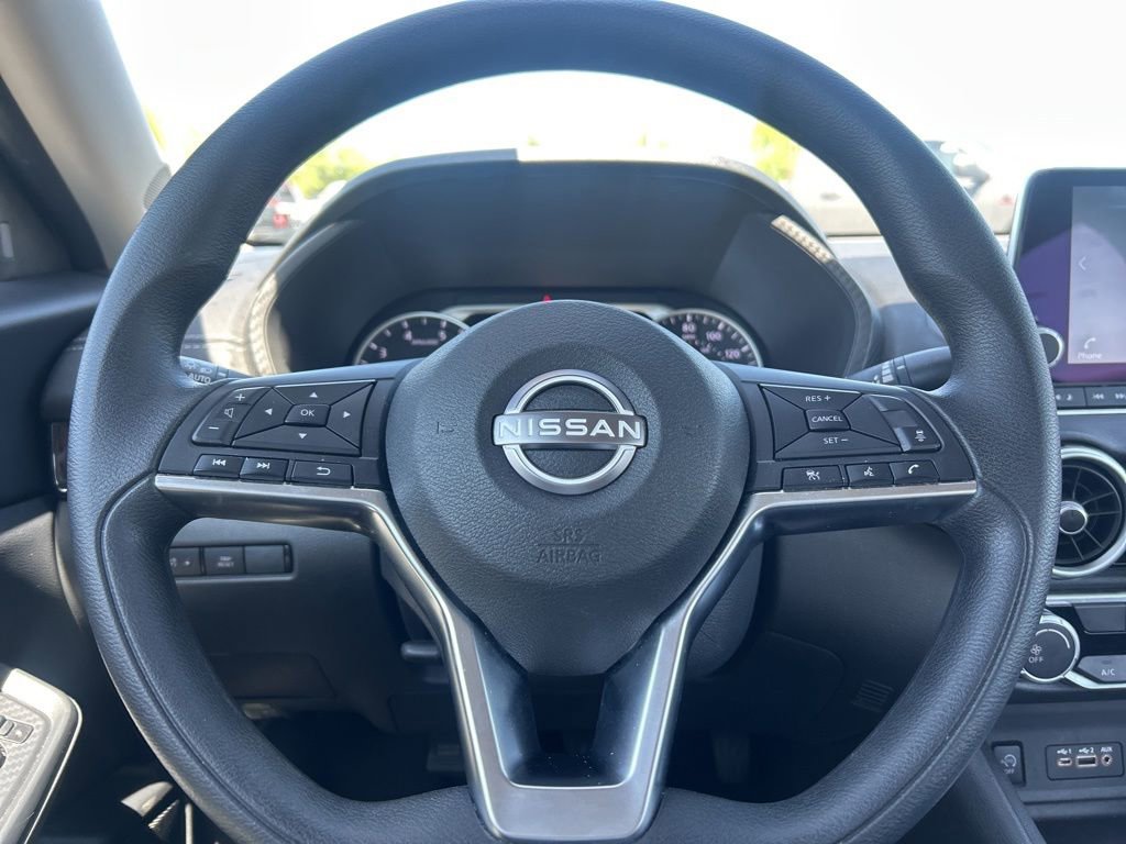 Used 2025 Nissan Sentra SV FWD image 9