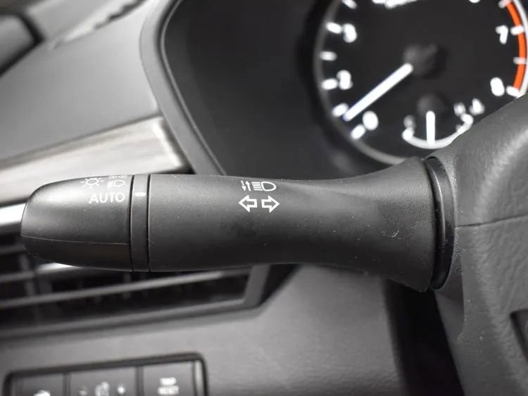 Used 2025 Nissan Altima 2.5 SV image 24