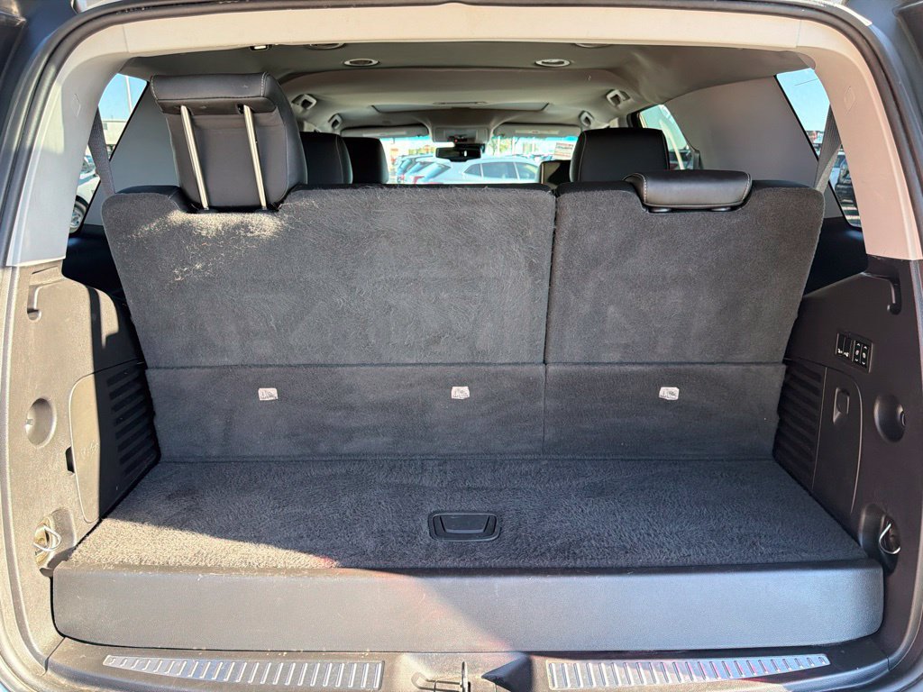 Used 2019 Chevrolet Tahoe LT w/ Luxury Package AWD/4WD image 12