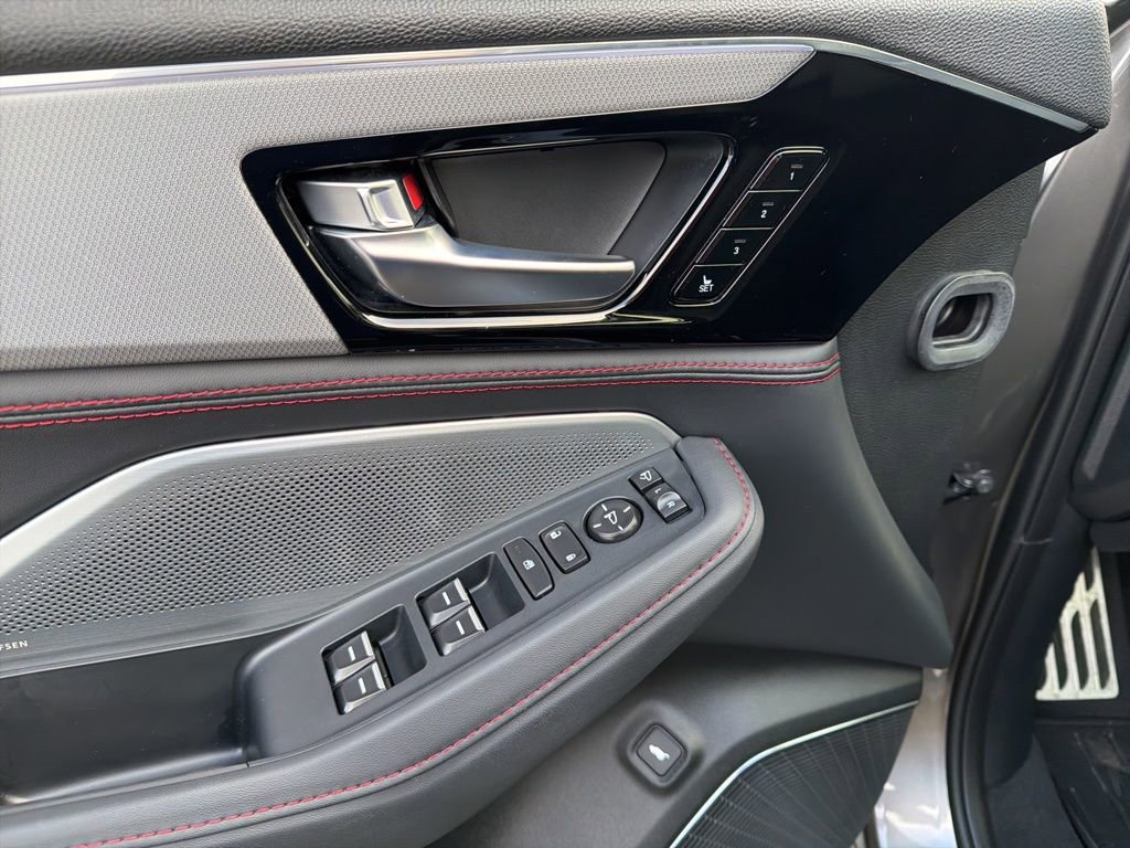 Used 2025 Acura MDX A-Spec image 29