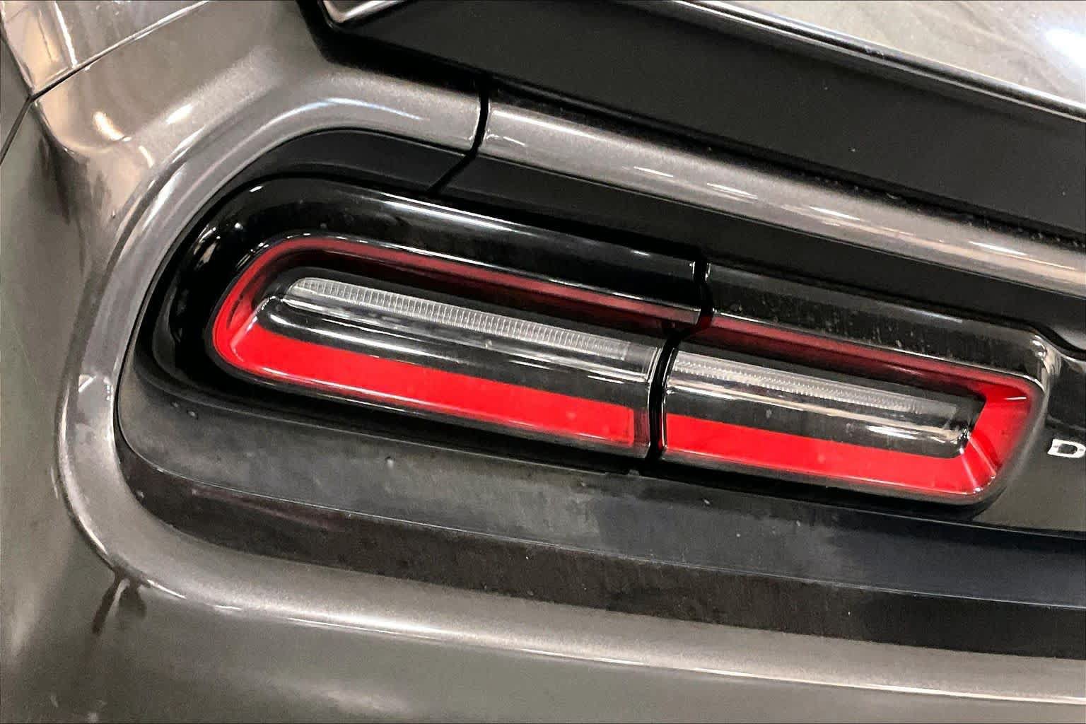 Used 2016 Dodge Challenger SRT Hellcat RWD image 31