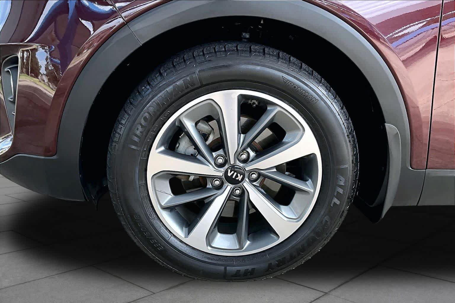 Used 2019 Kia Sorento EX w/ EX Touring Package FWD image 11