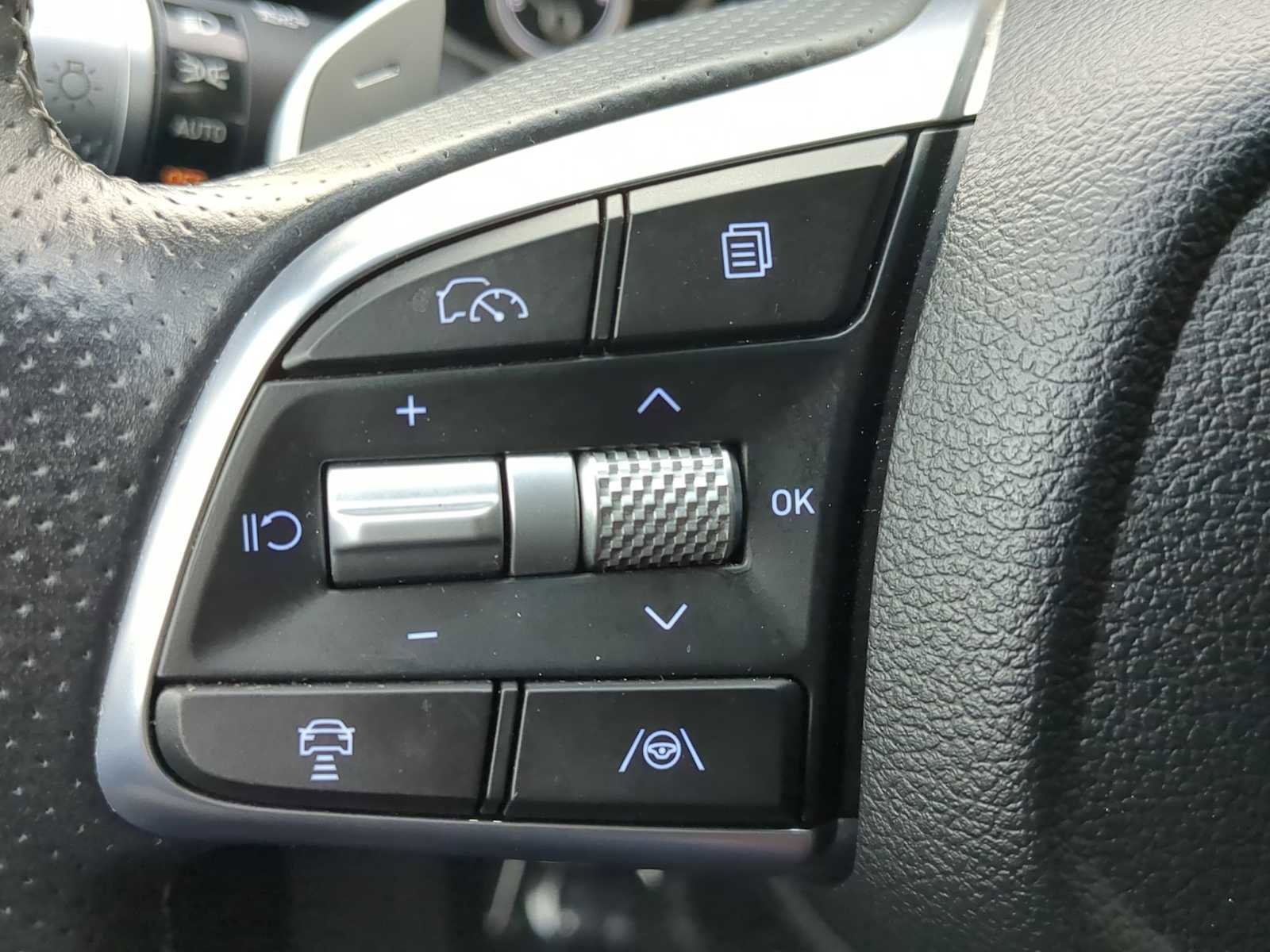 Used 2024 Genesis G70 2.5T image 24