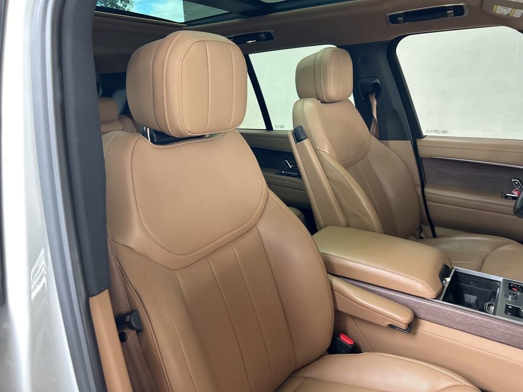 Used 2023 Land Rover Range Rover SE image 26