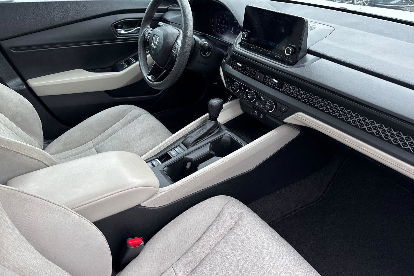 Used 2023 Honda Accord EX image 17