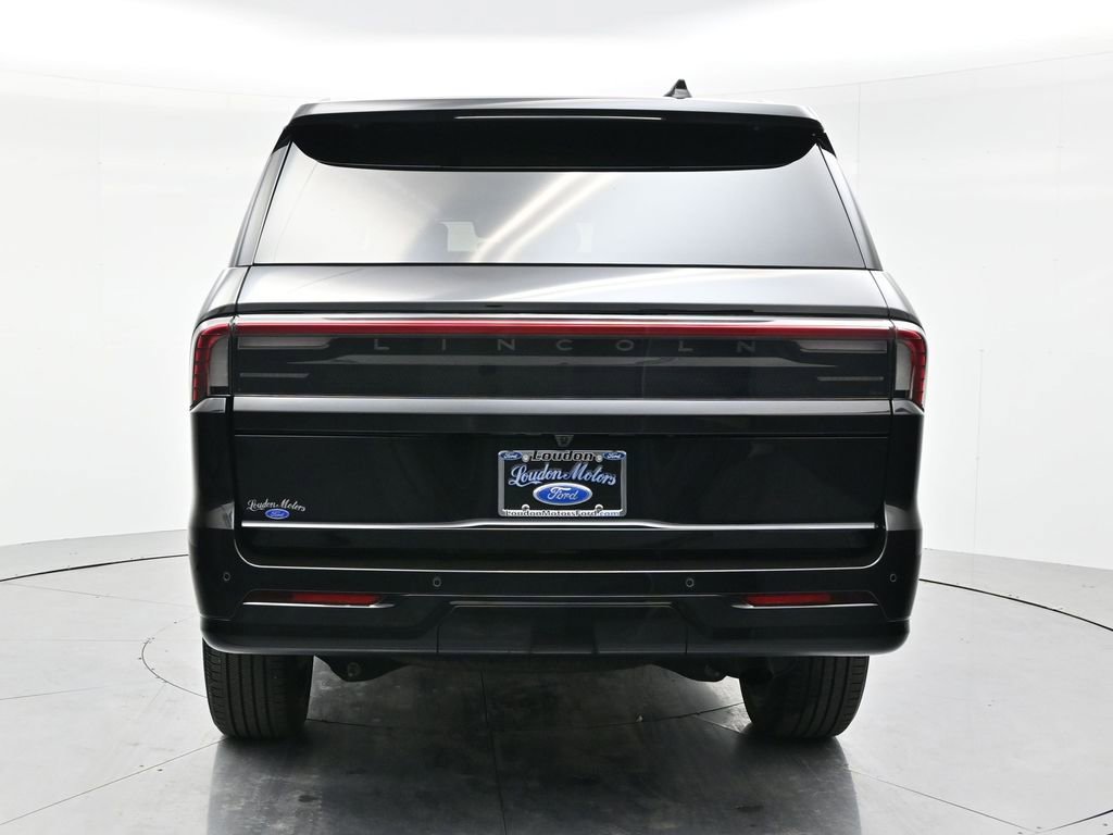 Used 2025 Lincoln Navigator Reserve image 6