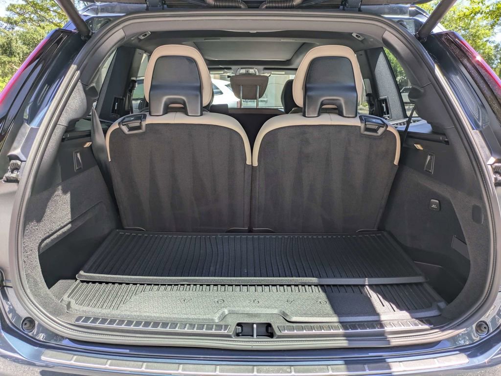 New 2026 Volvo XC90 B6 Ultra w/ Protection Package Premier AWD/4WD image 12