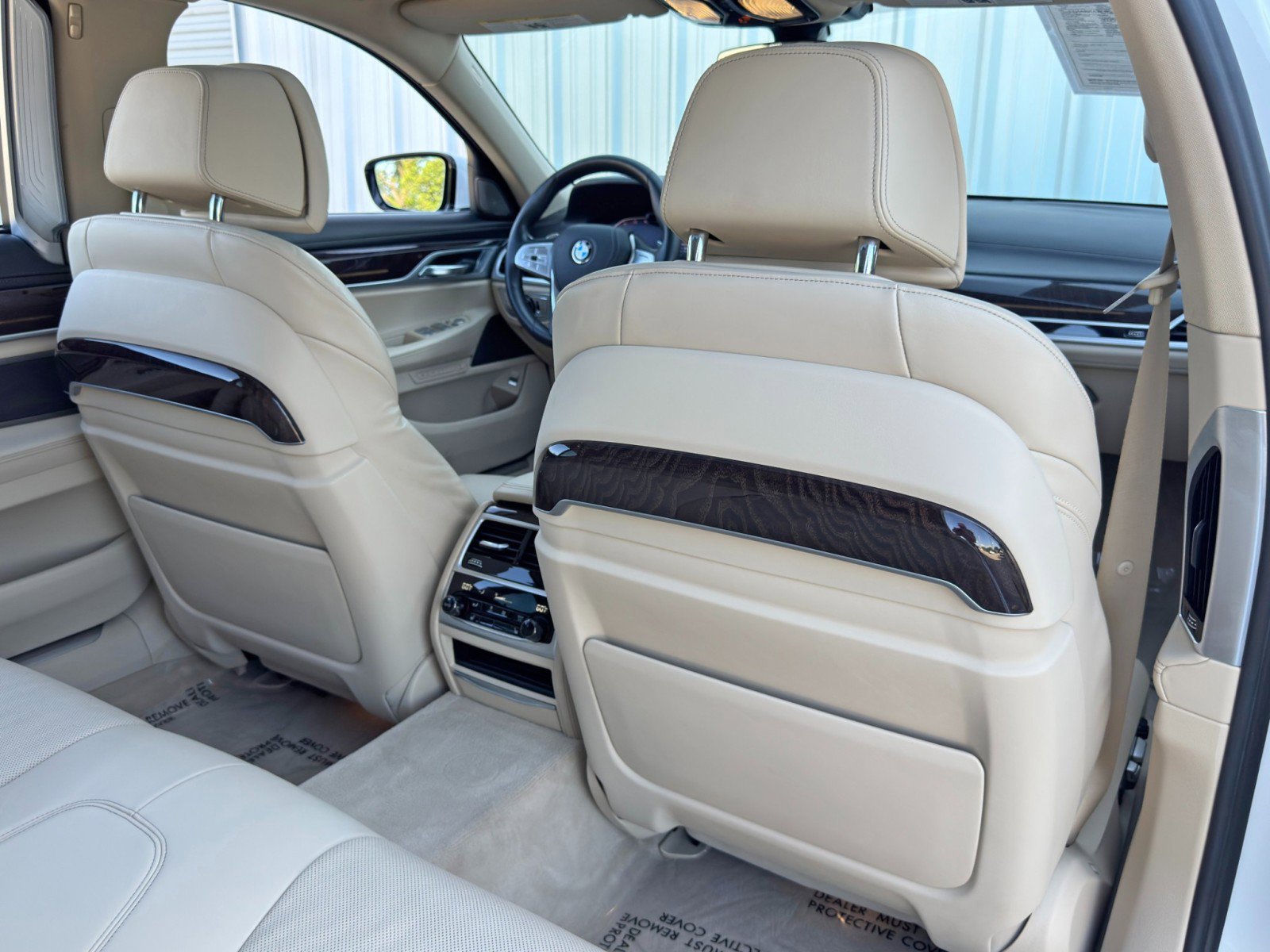 Used 2020 BMW 750i xDrive w/ Executive Package AWD/4WD image 37