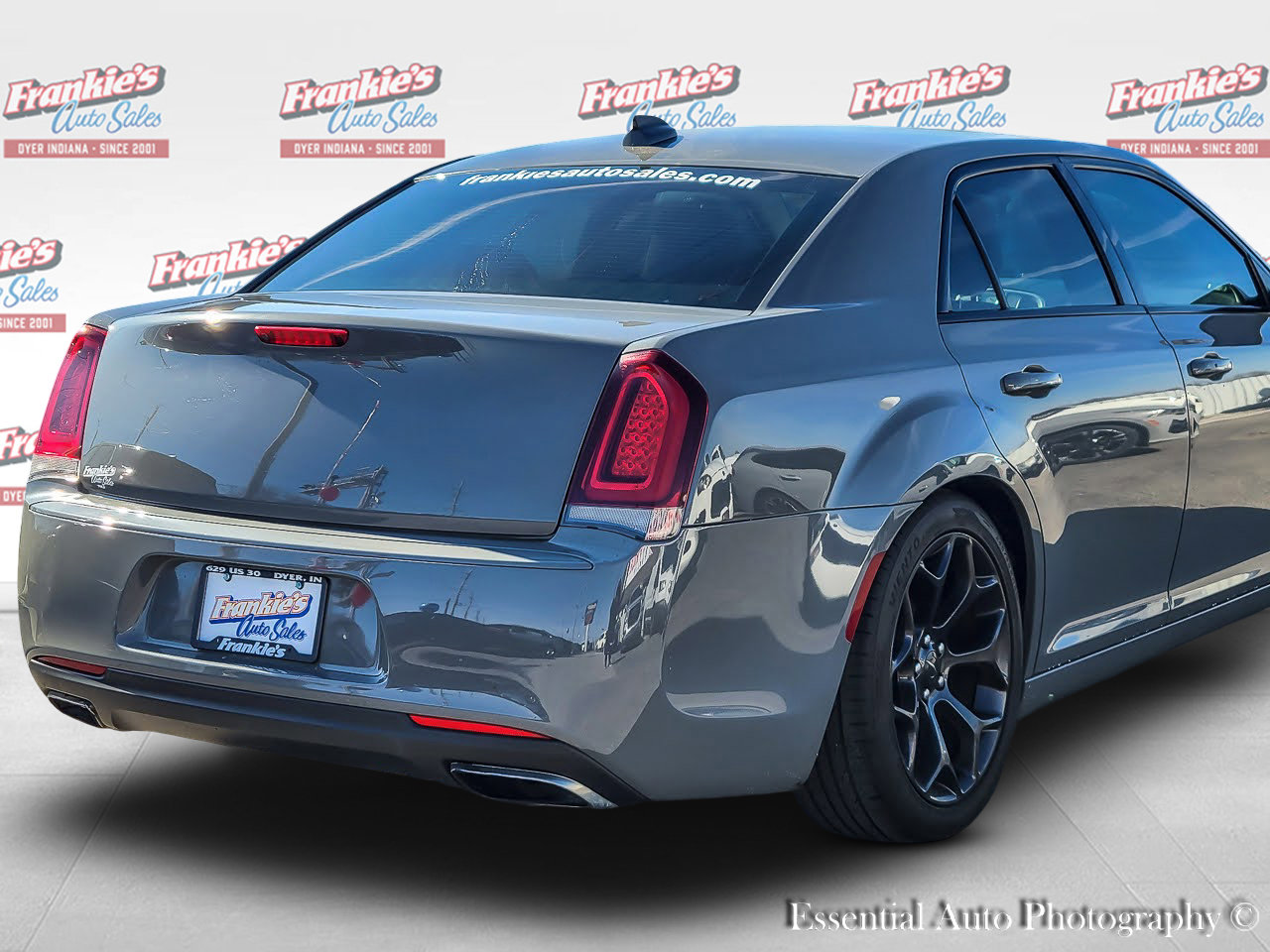 Used 2019 Chrysler 300 Touring w/ Sport Appearance Package image 5
