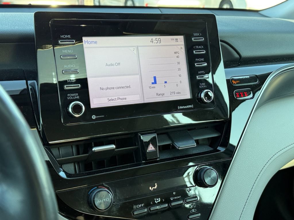 Used 2021 Toyota Camry SE w/ Cold Weather Package image 30