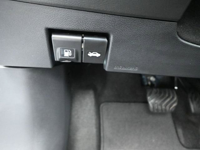 Used 2023 Nissan Kicks SV image 21