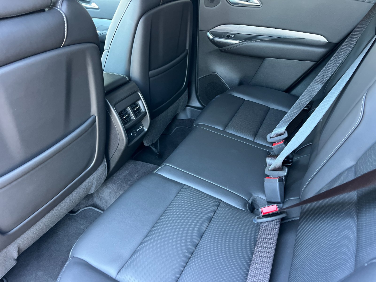Certified 2024 Cadillac XT4 Premium Luxury FWD image 12