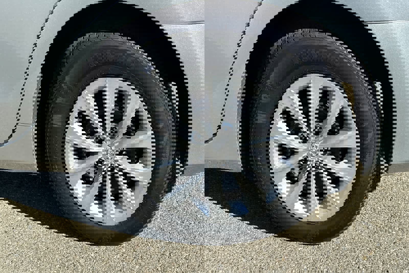 Used 2017 Toyota Camry LE image 22