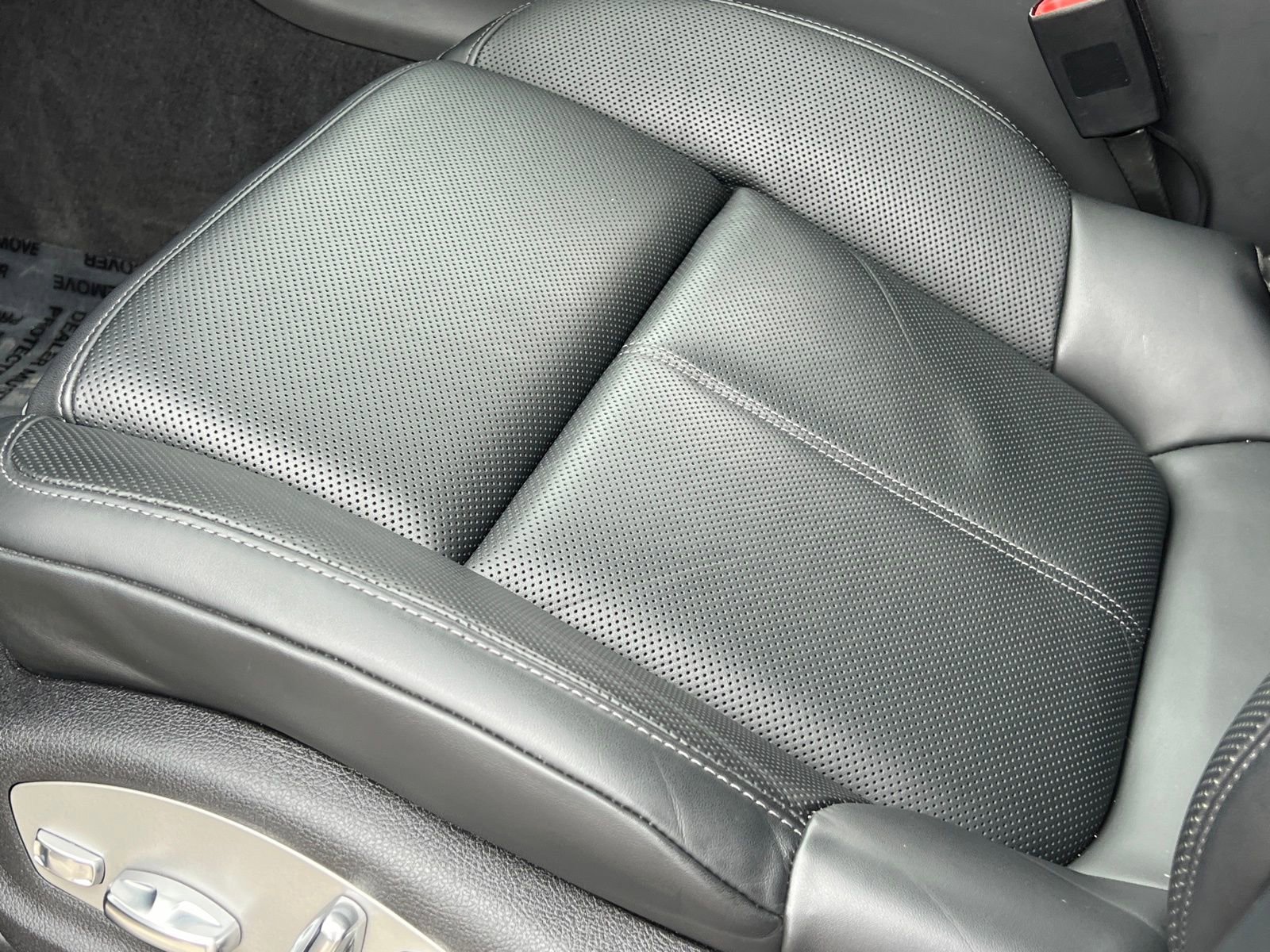 Certified 2025 Porsche Macan image 31