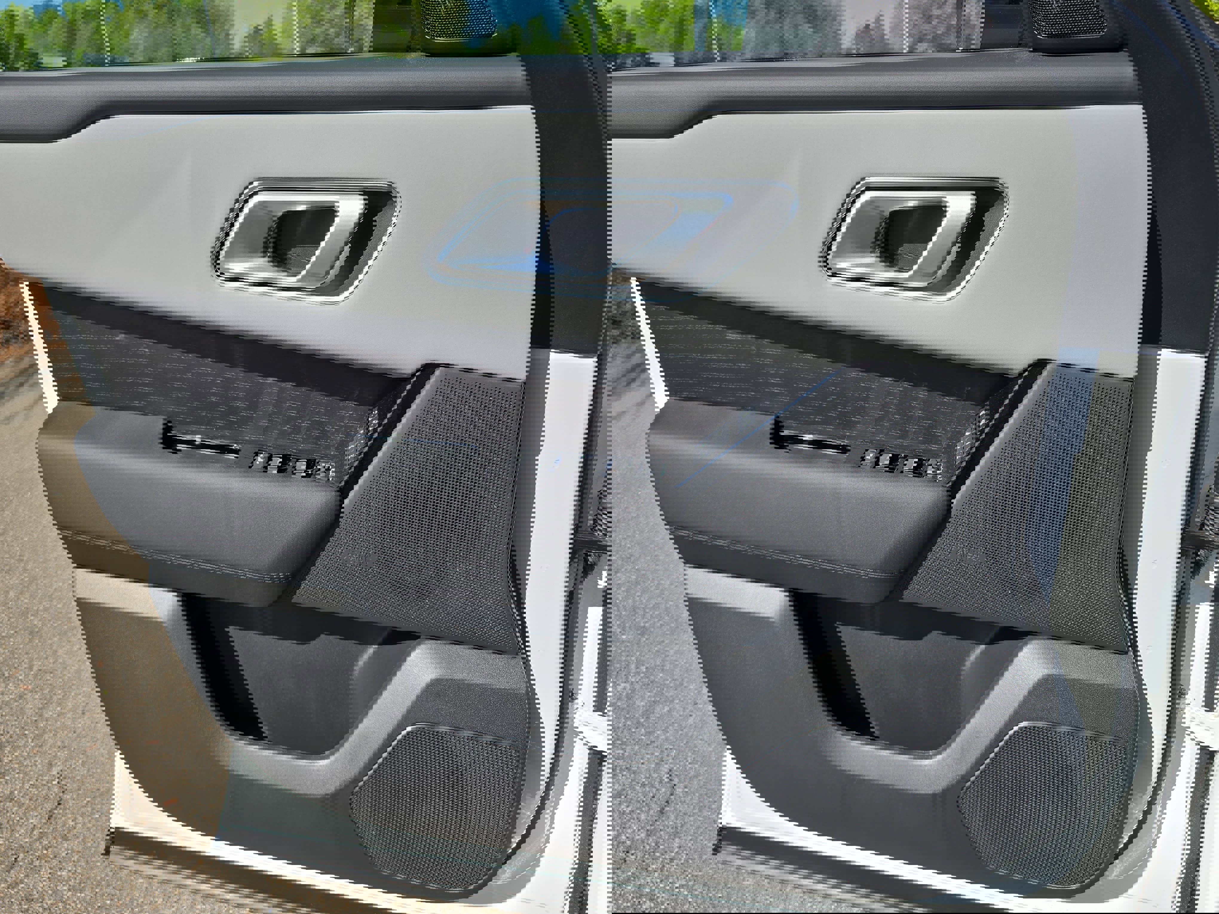 New 2026 Land Rover Range Rover Velar Dynamic SE AWD/4WD image 27