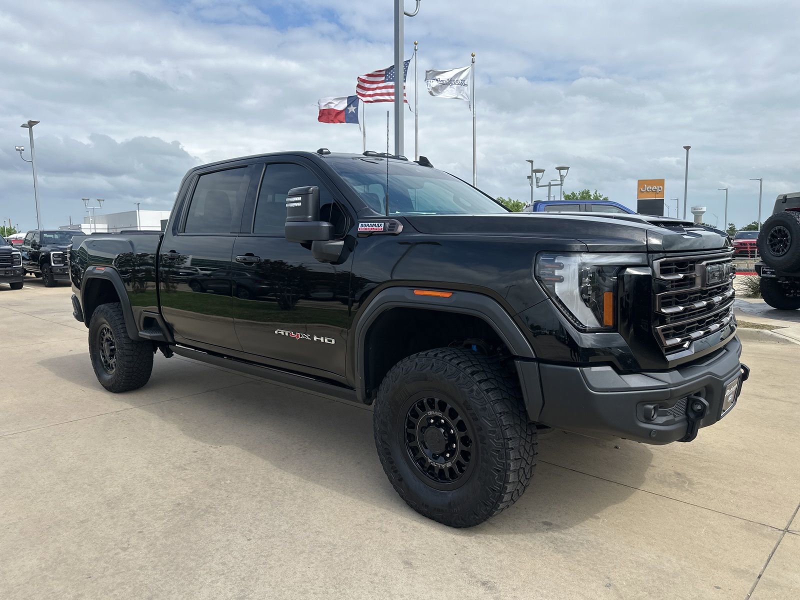 Used 2024 GMC Sierra 2500 AT4X w/ AT4X AEV Edition AWD/4WD image 8