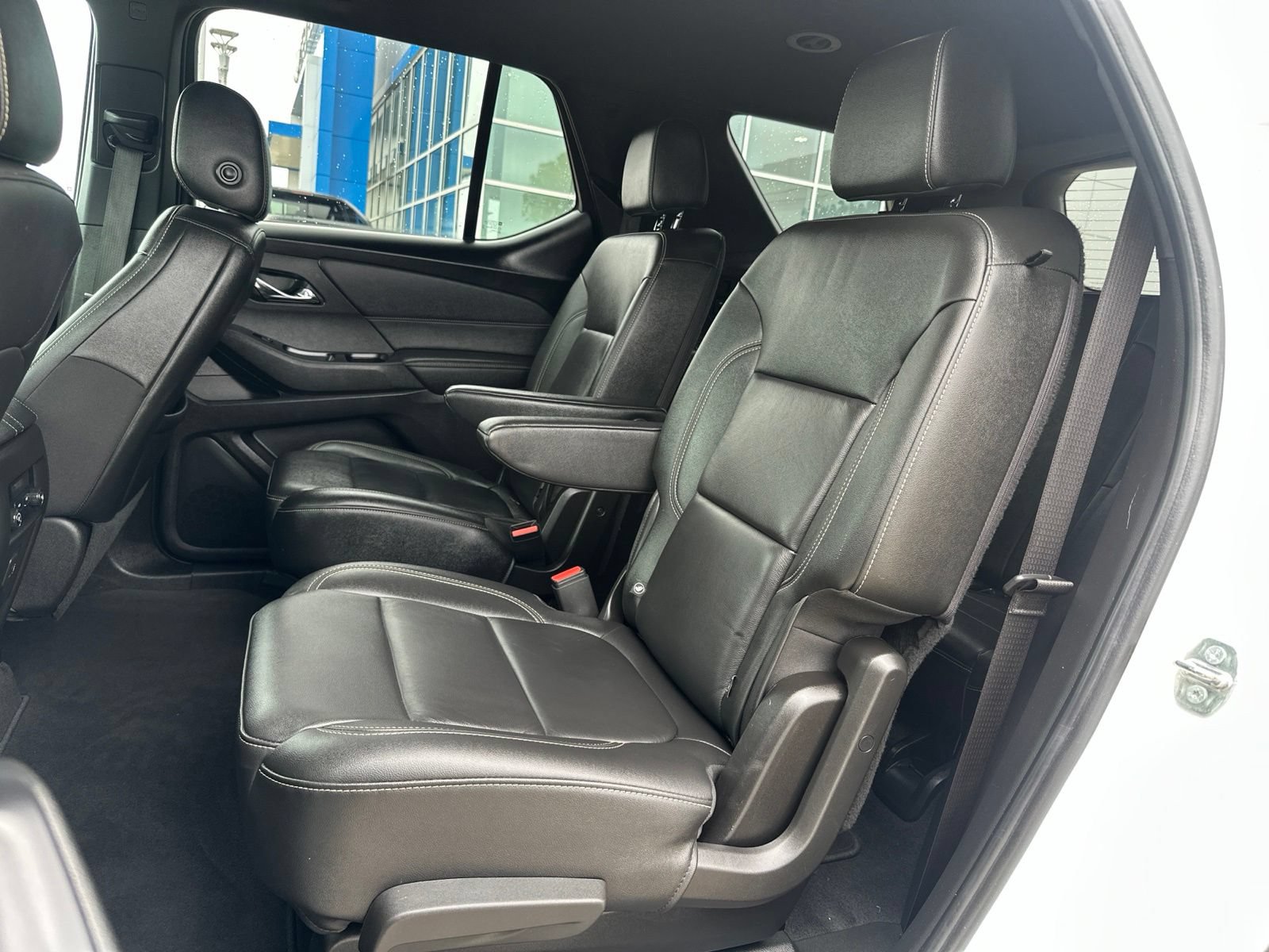 Used 2022 Chevrolet Traverse LT FWD image 10