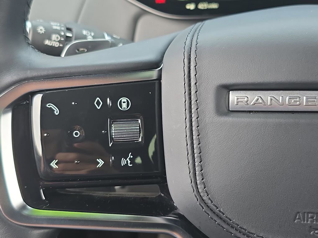 Certified 2025 Land Rover Range Rover Sport AWD/4WD image 18