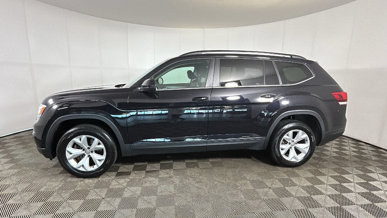 Used 2020 Volkswagen Atlas S w/ Towing Package AWD/4WD image 7