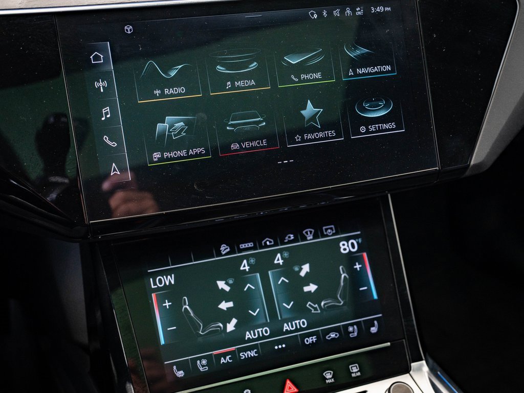 Used 2021 Audi e-tron Prestige w/ Prestige Package image 29