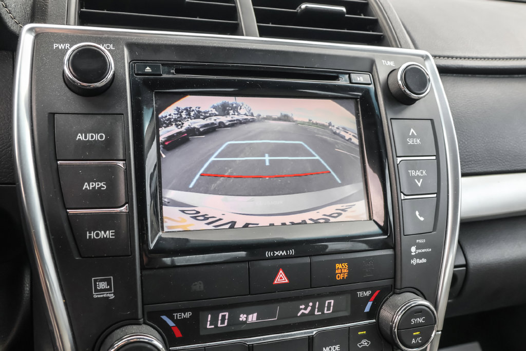 Used 2017 Toyota Camry XSE w/ Moonroof Package FWD image 7