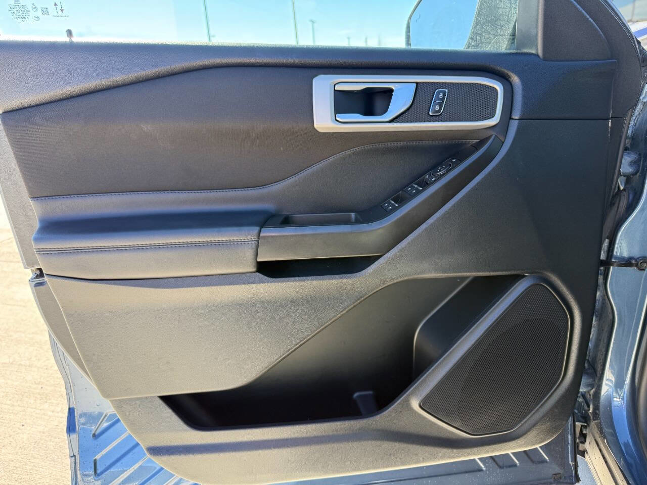 Used 2020 Ford Explorer XLT w/ Comfort Package image 32