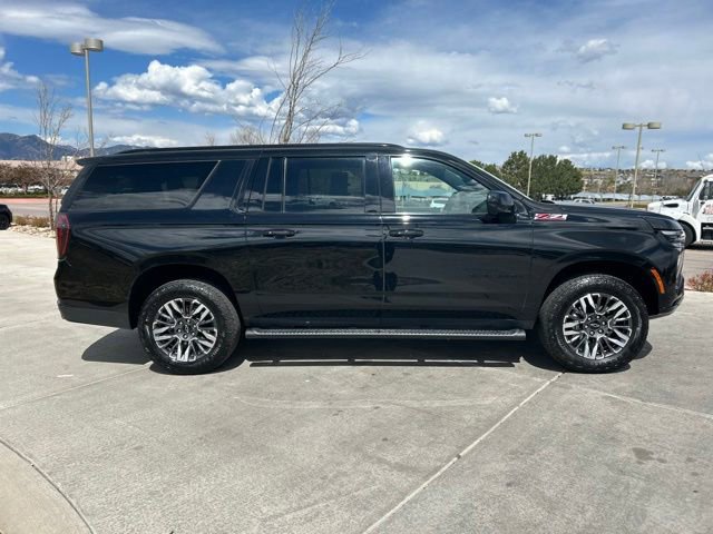 Used 2025 Chevrolet Suburban Z71 AWD/4WD image 9