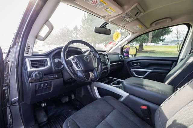 Used 2019 Nissan Titan SV w/ SV Convenience Package AWD/4WD image 11
