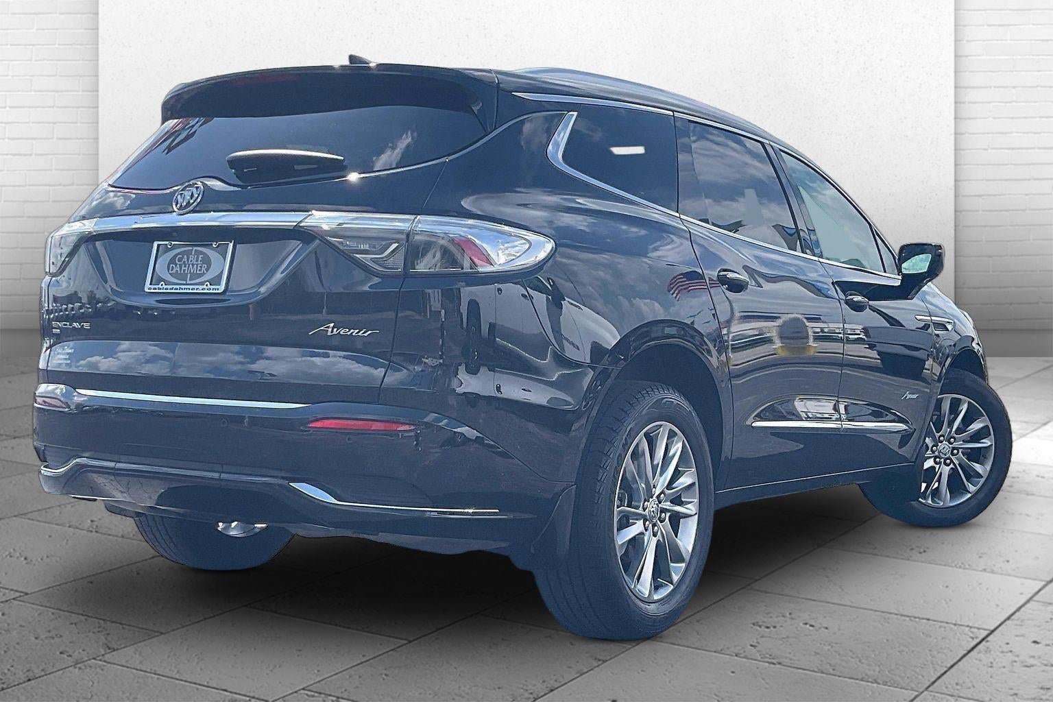 Used 2023 Buick Enclave Avenir w/ Avenir Technology Package AWD/4WD image 14
