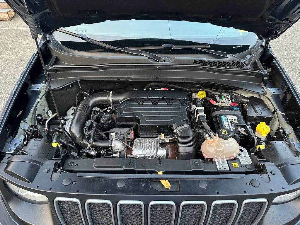 Used 2023 Jeep Renegade Latitude AWD/4WD image 18