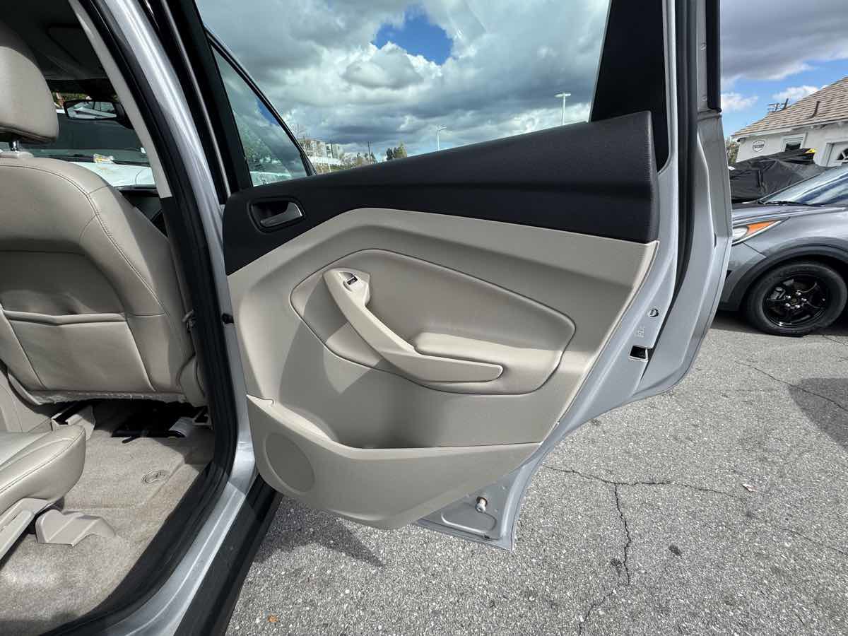 Used 2013 Ford C-MAX Energi SEL image 23