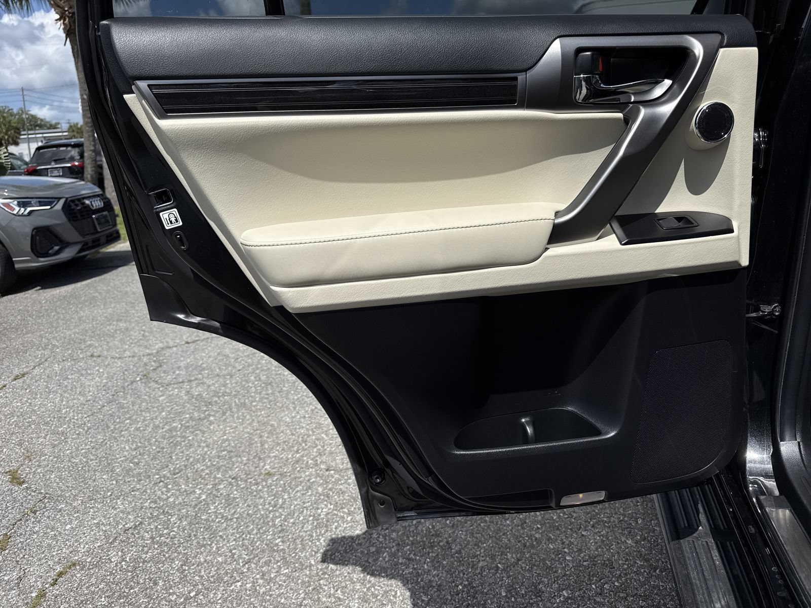 Used 2023 Lexus GX 460 Luxury w/ Sport Design Package AWD/4WD image 41